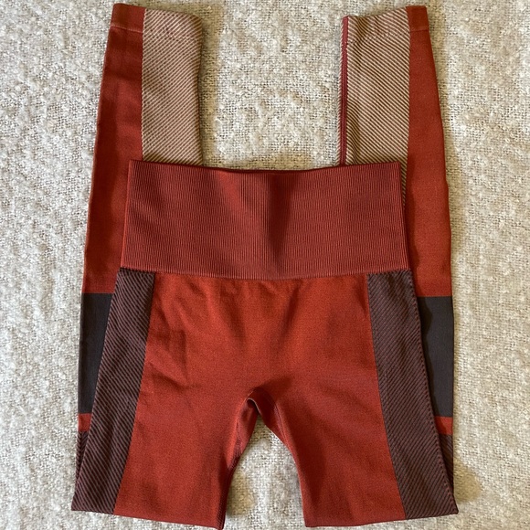 Women’s JoyLab High-Waisted 7/8 Leggings - Picture 3 of 8